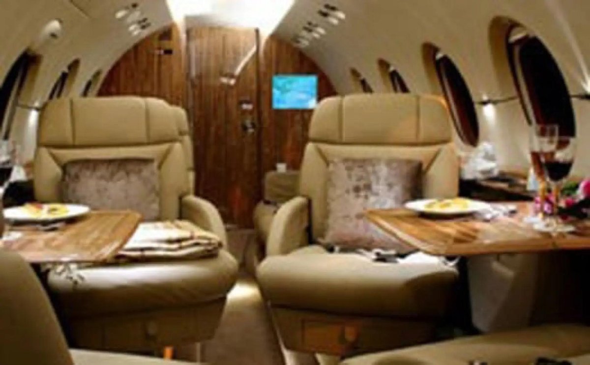Hawker 850 салон