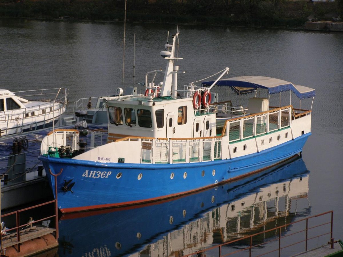 Катер теплоход Ярославец