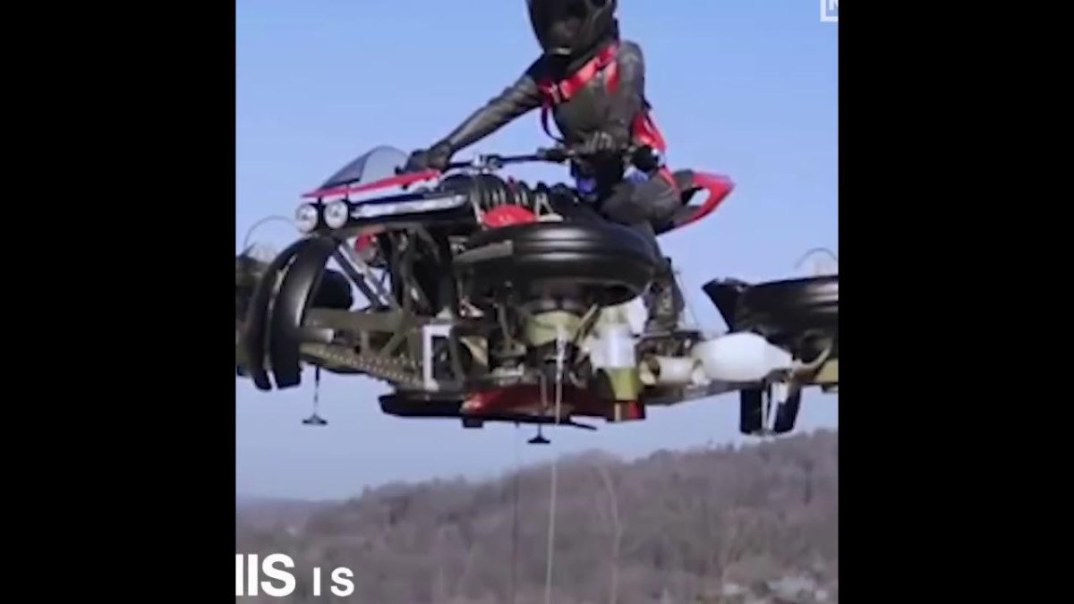 Летающий мотоцикл Lazareth