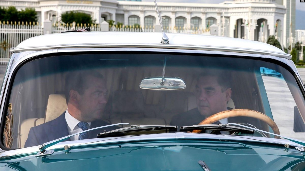 Президент Туркменистана и Медведев