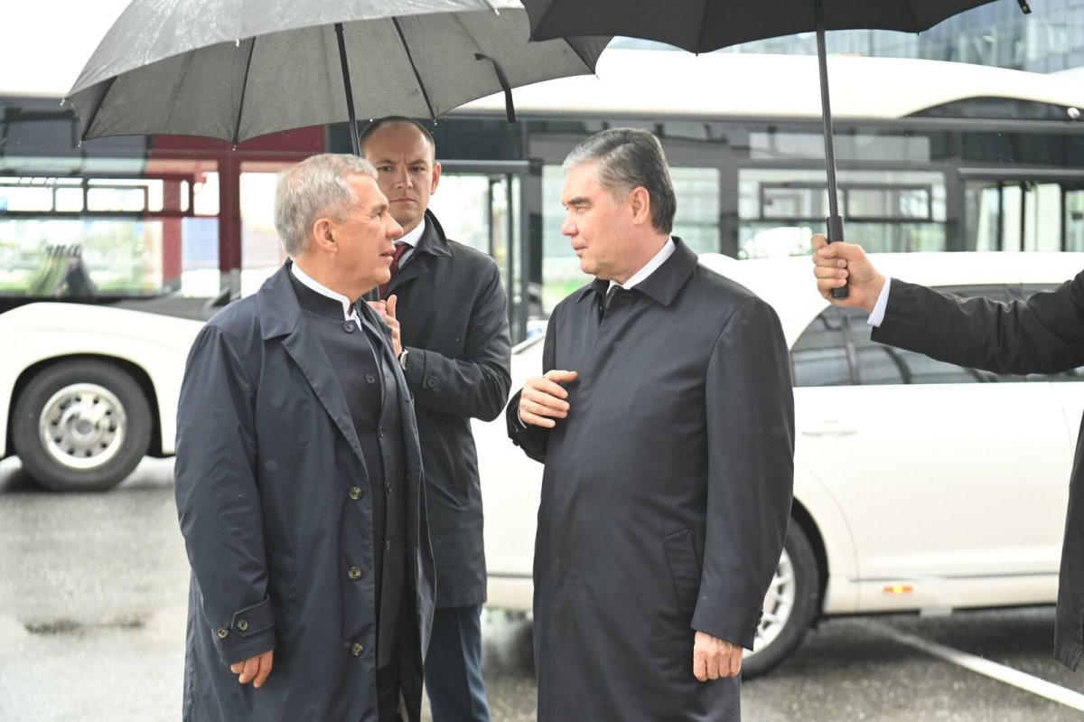 Кортеж Минниханова