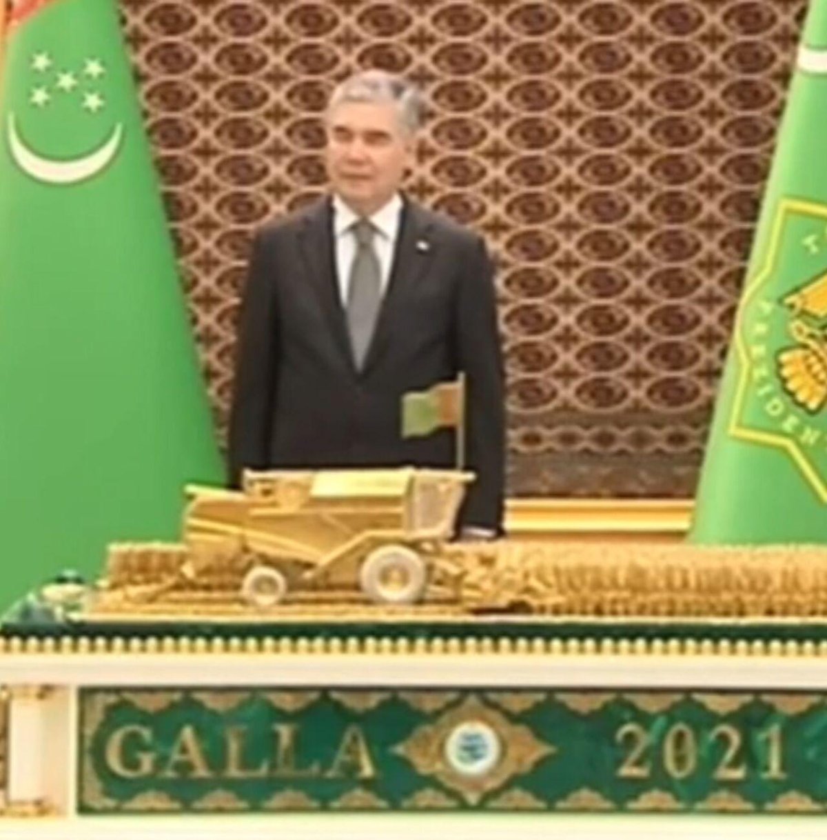 Золотая карета президента Туркменистана