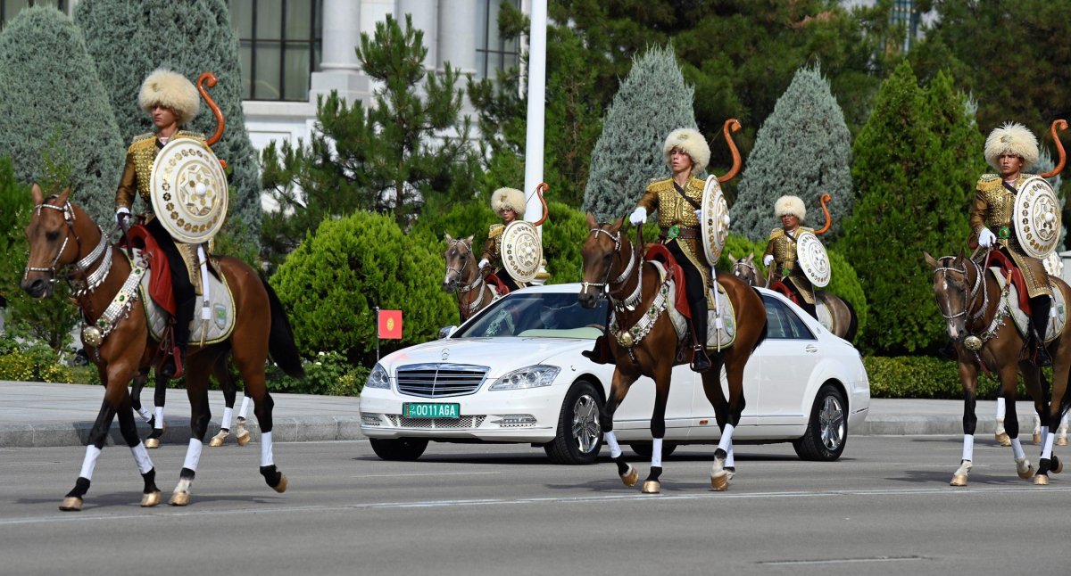 Кортеж президента Туркменистана