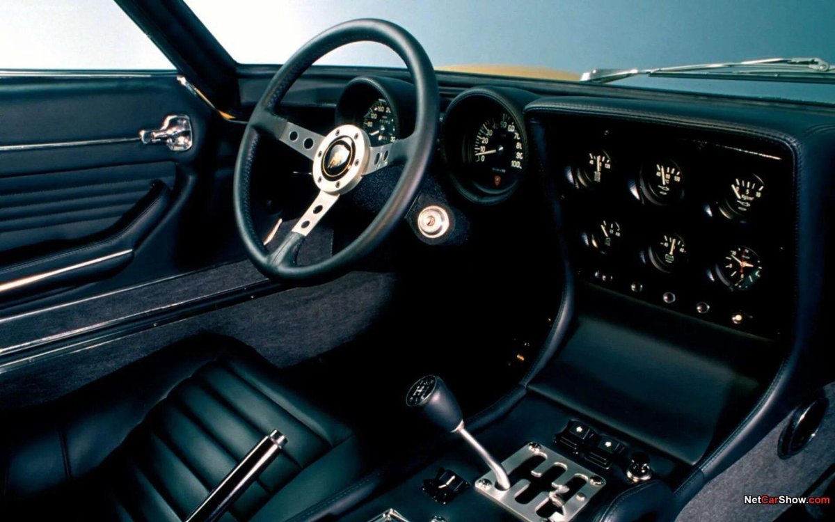 Ламборджини Миура 1966 салон