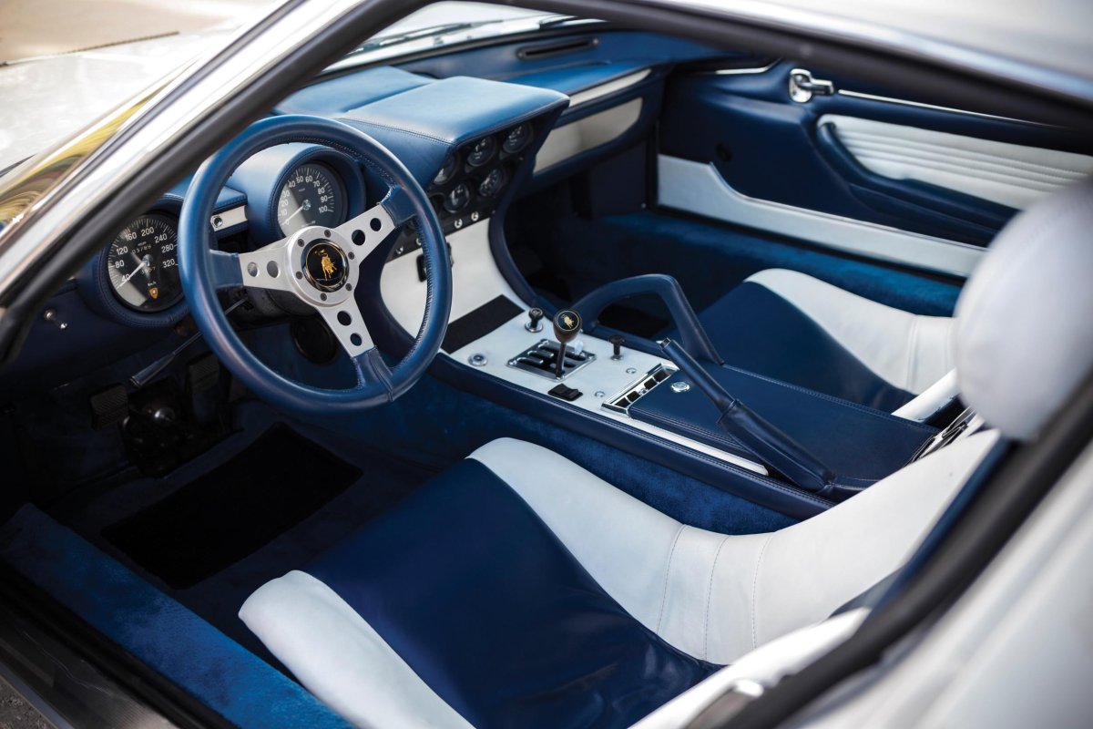 Ламборджини Миура 1966 салон