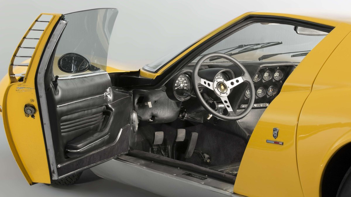 Lamborghini Miura 2022