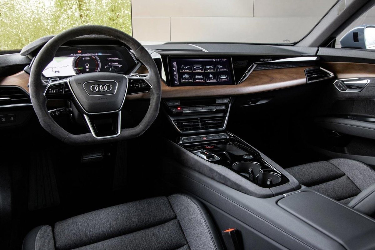 Audi e-tron gt салон