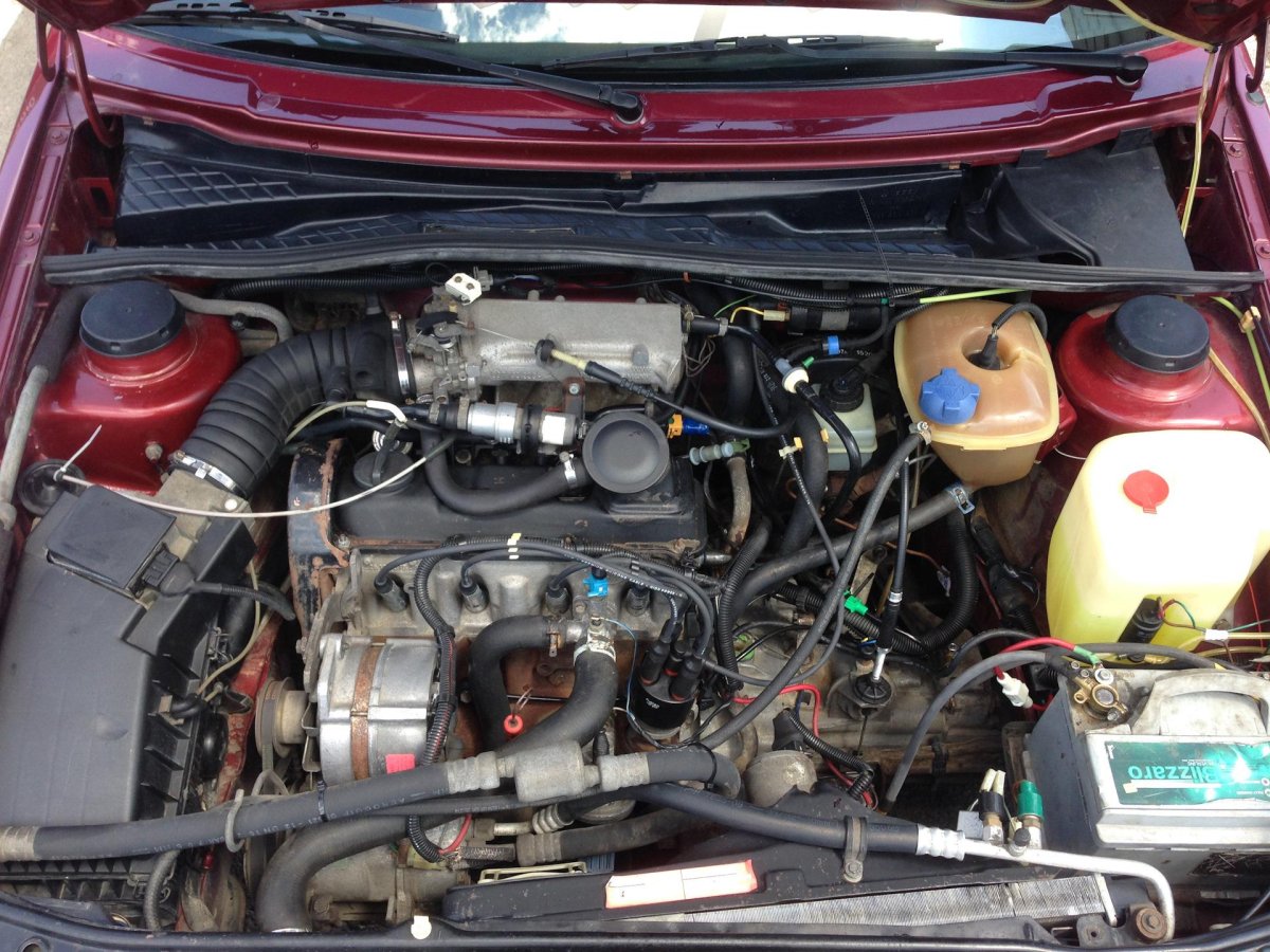 Golf 2 подкапотное