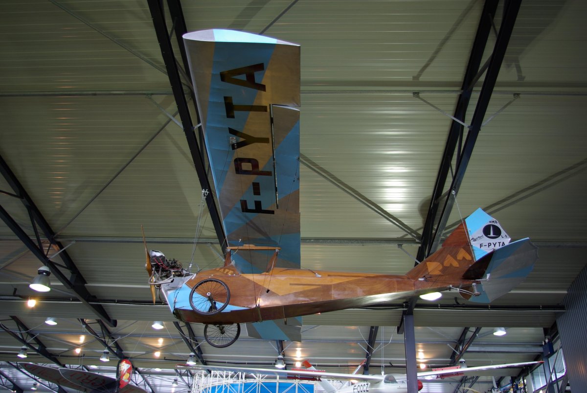 Самолет HM 293