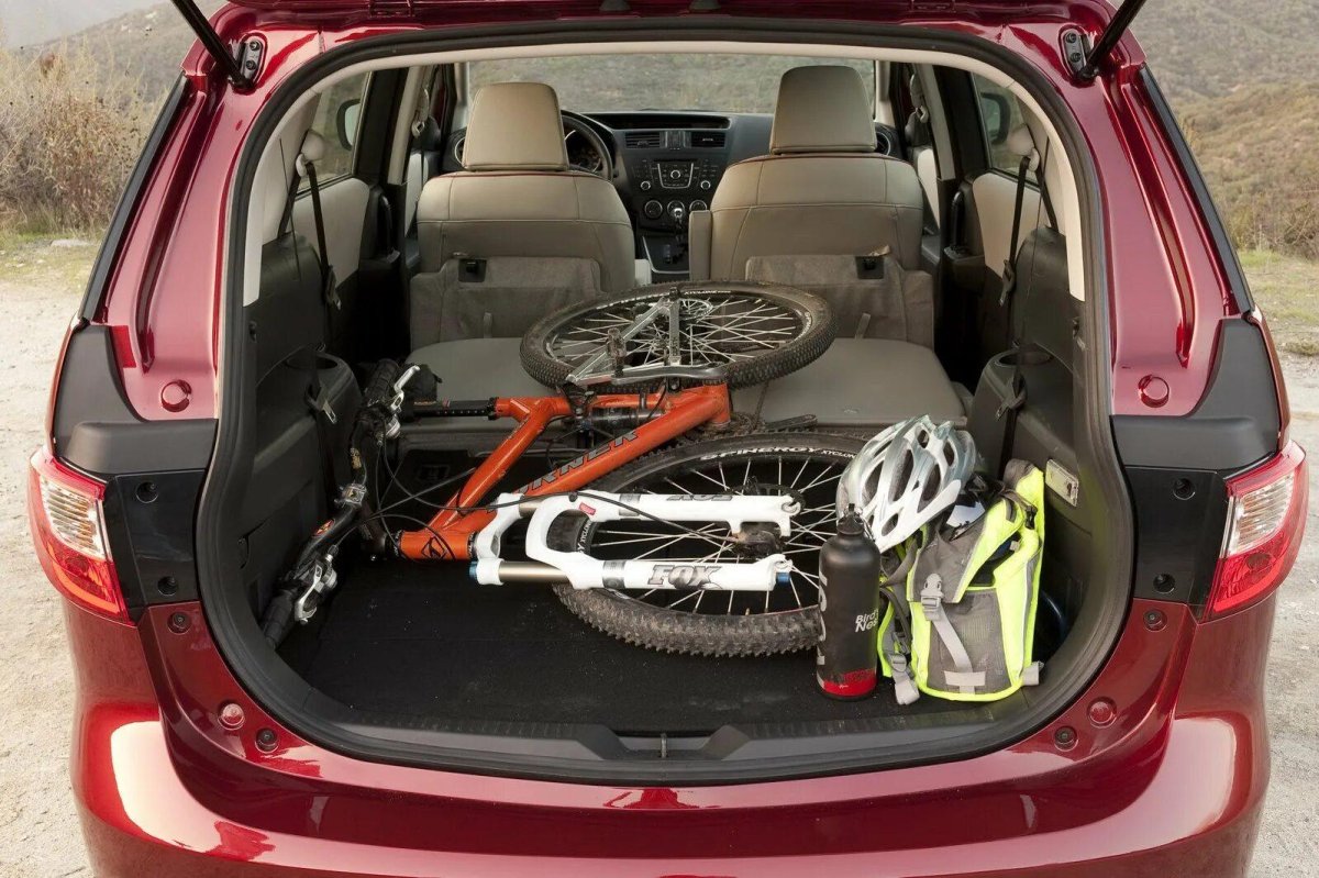 Мазда 5 багажник