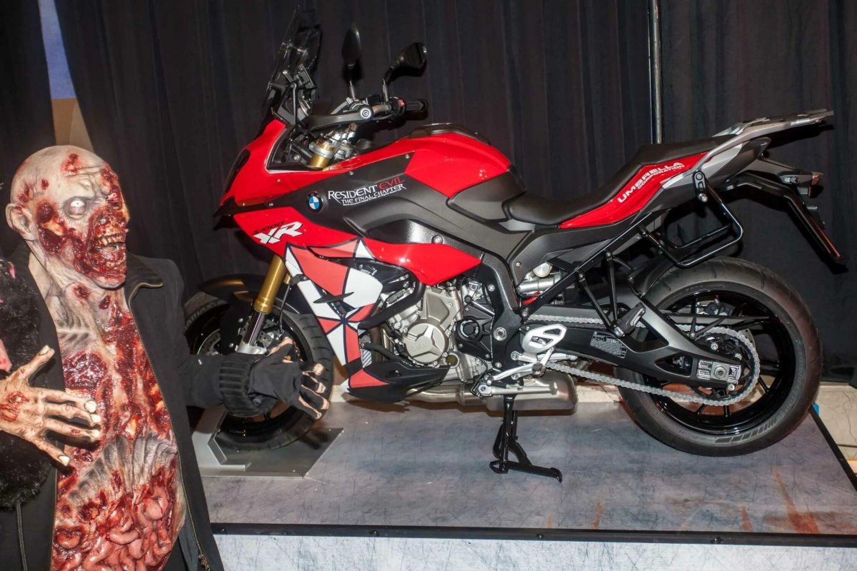 BMW s1000xr обитель зла