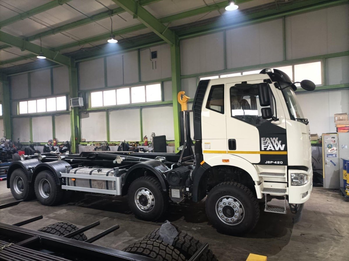 Мультилифт FAW 3310ам (8х4) + Hyvalift Titan 26-65-s