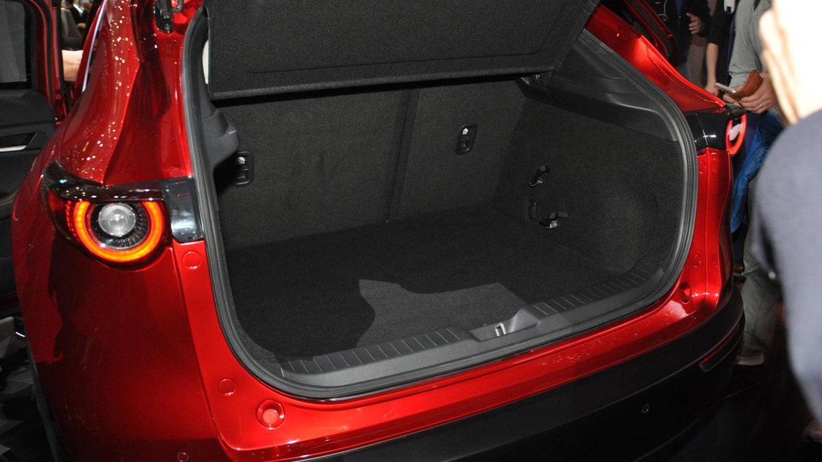 Мазда сх30 багажник