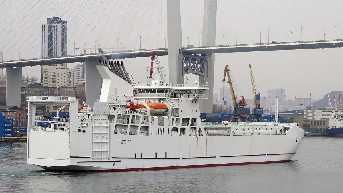 Паром Александр Деев