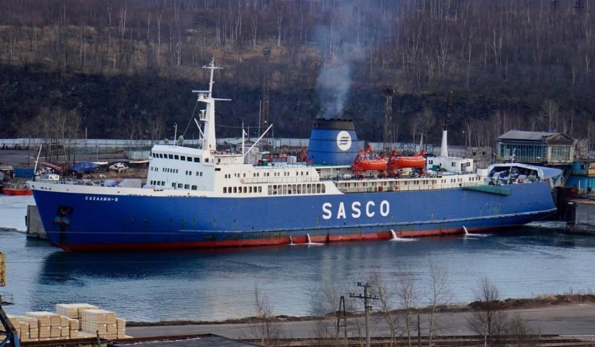 Судно Сахалин 9
