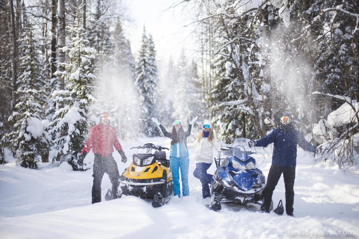 Прогулка на снегоходах