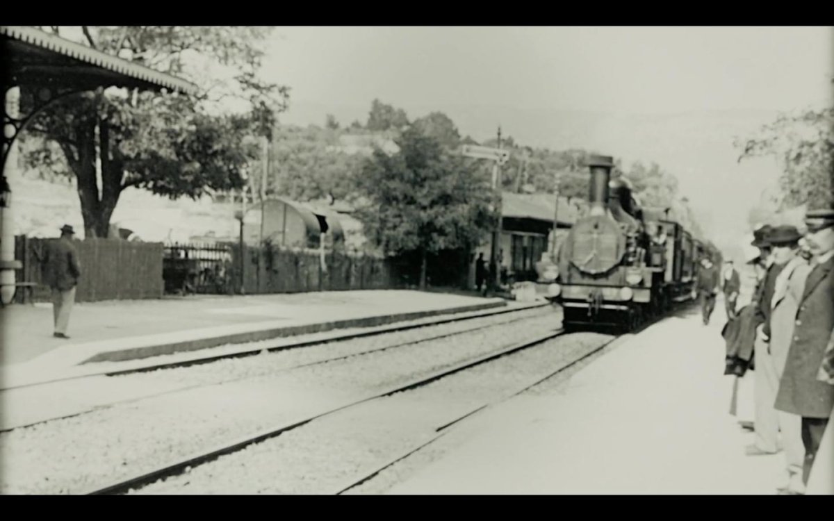 Первый фильм братьев Люмьер Прибытие поезда