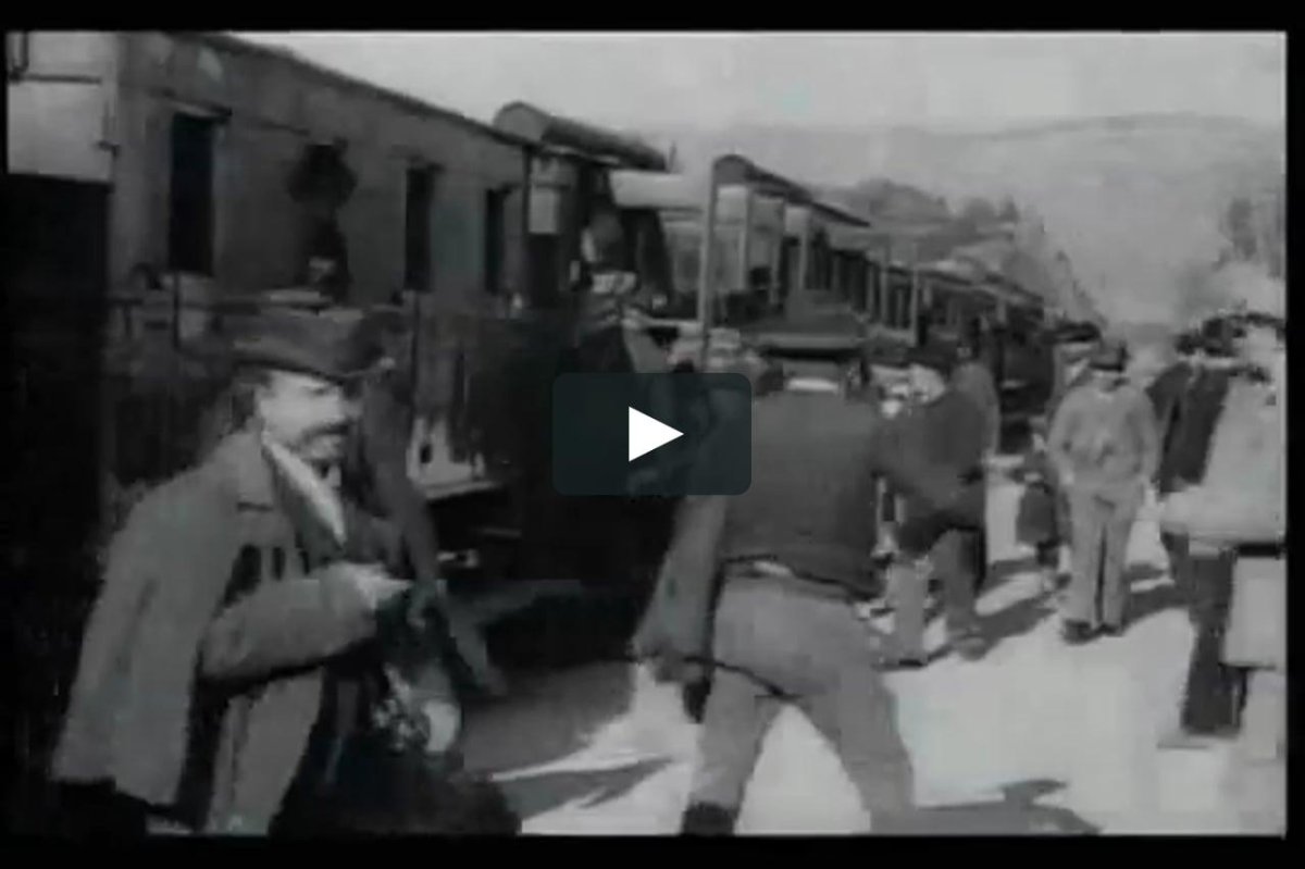 Первый фильм братьев Люмьер Прибытие поезда