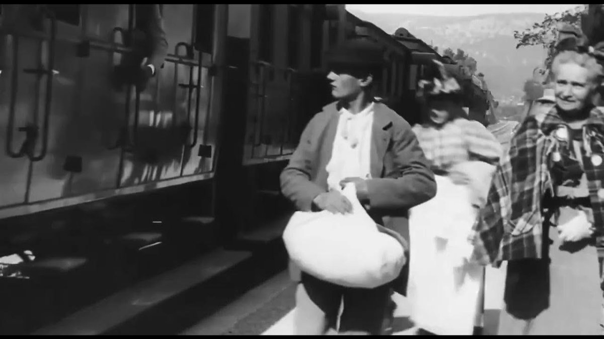 Фильм Прибытие поезда братьев Люмьер