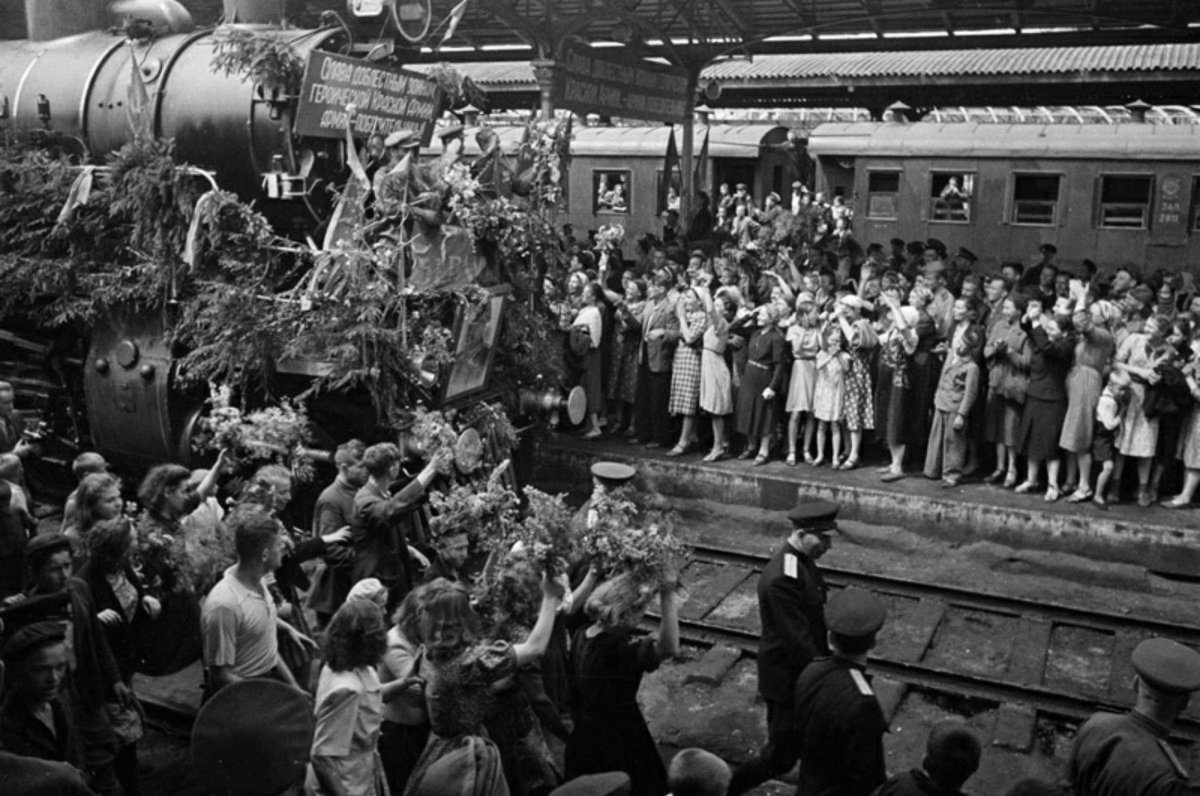 Поезд Победы 1945 белорусский вокзал