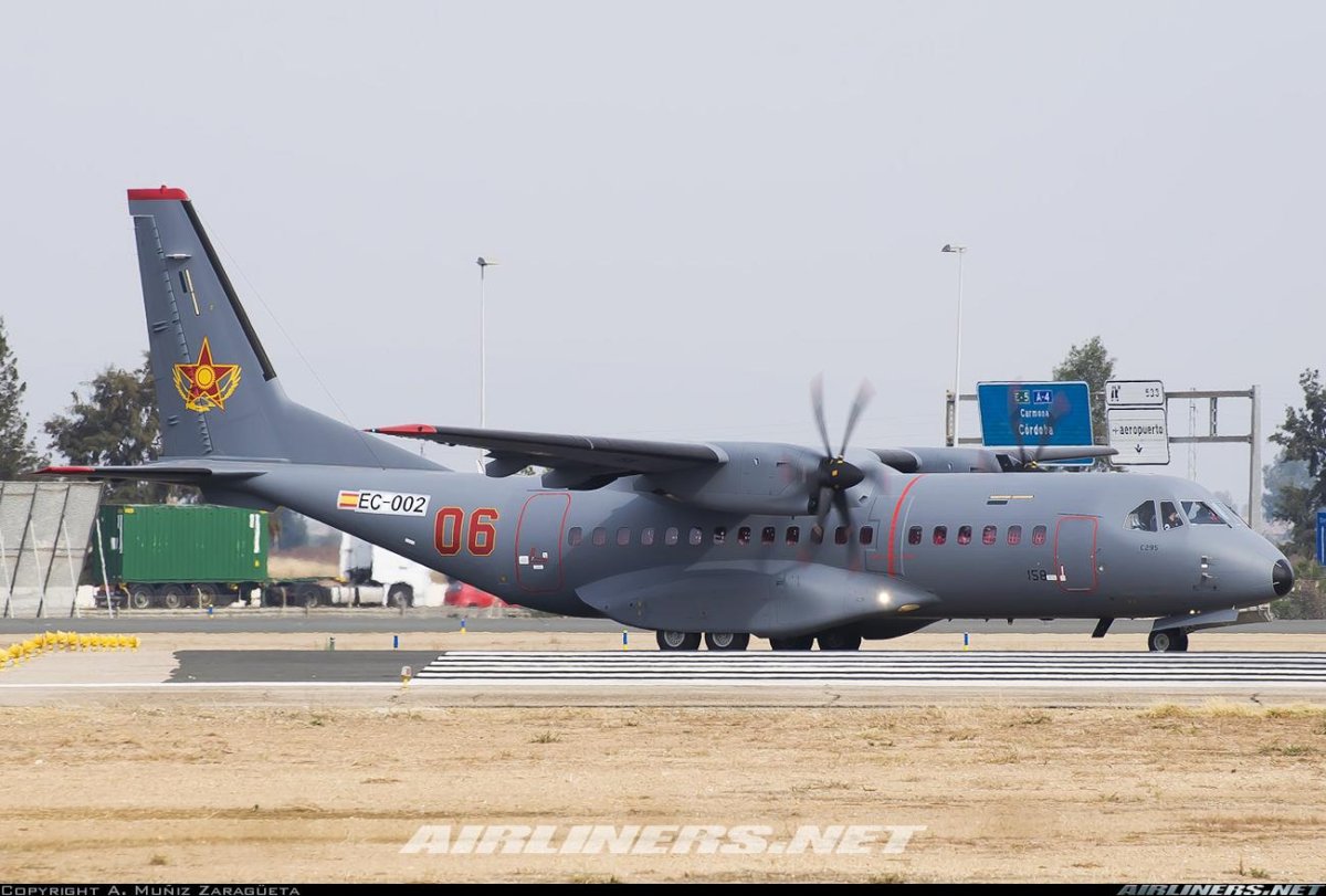 Самолет casa c-295m