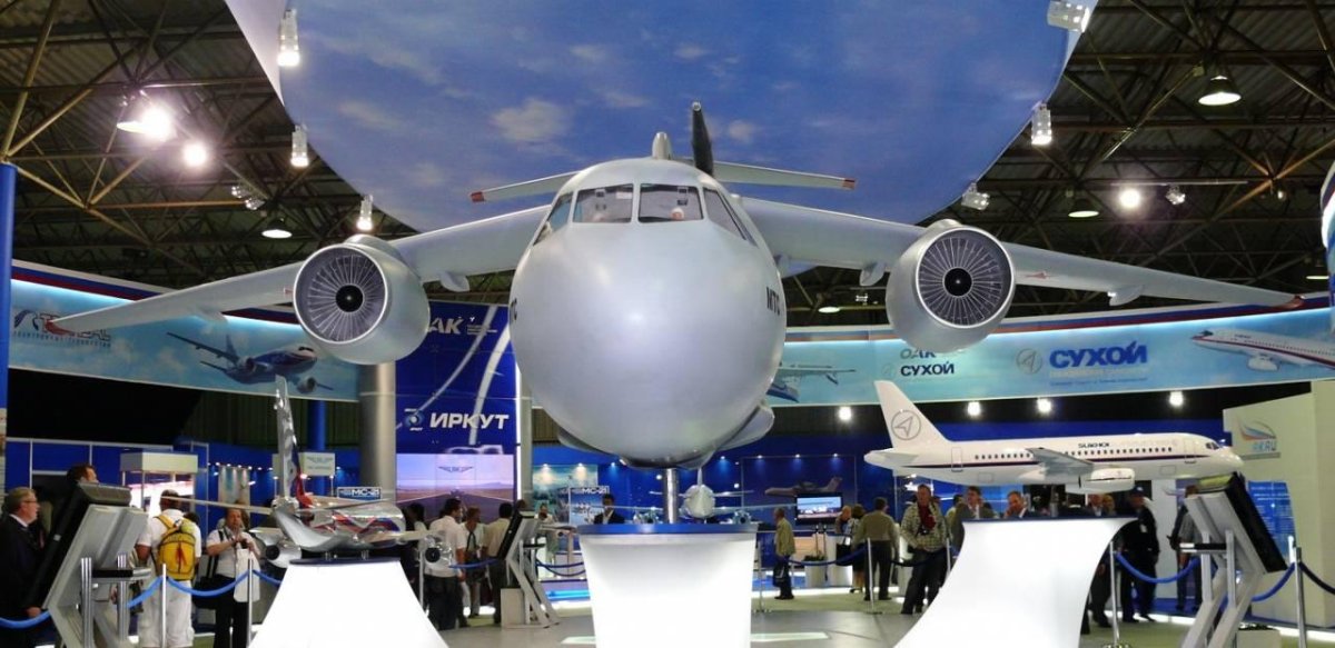 Самолёт ил-214