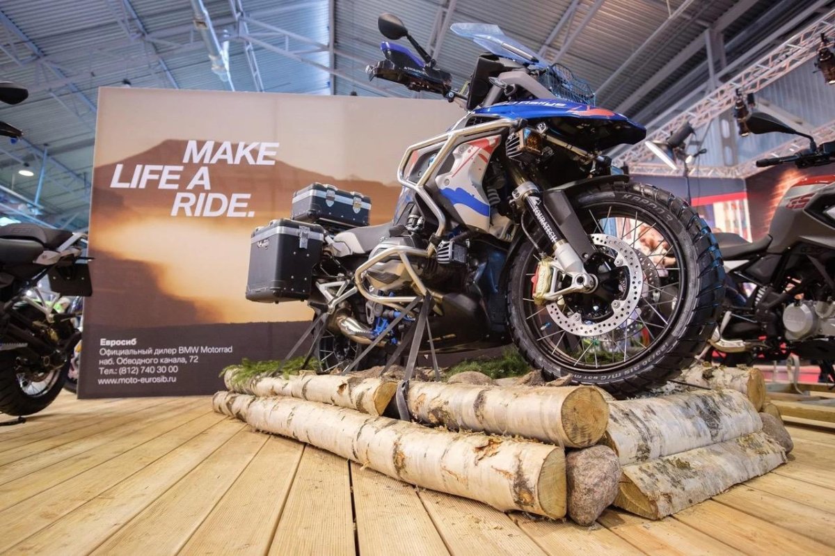 Международная мотовыставка imis 2022