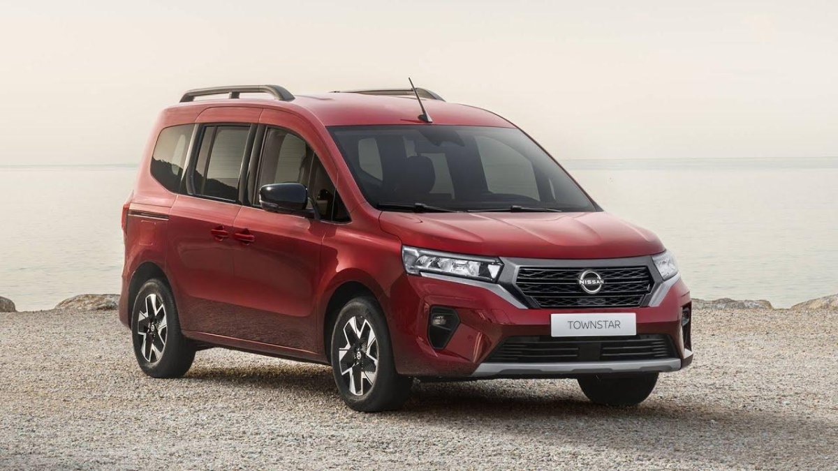 Ниссан минивэн 2021