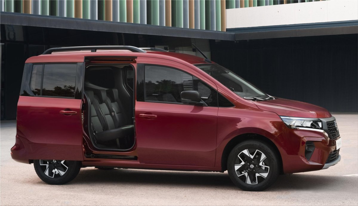 Nissan van 2022