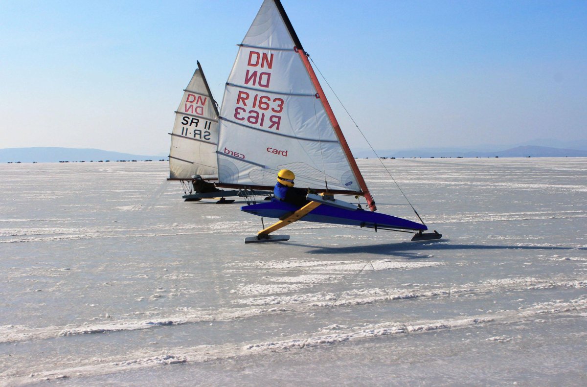 Парусный колесный буер