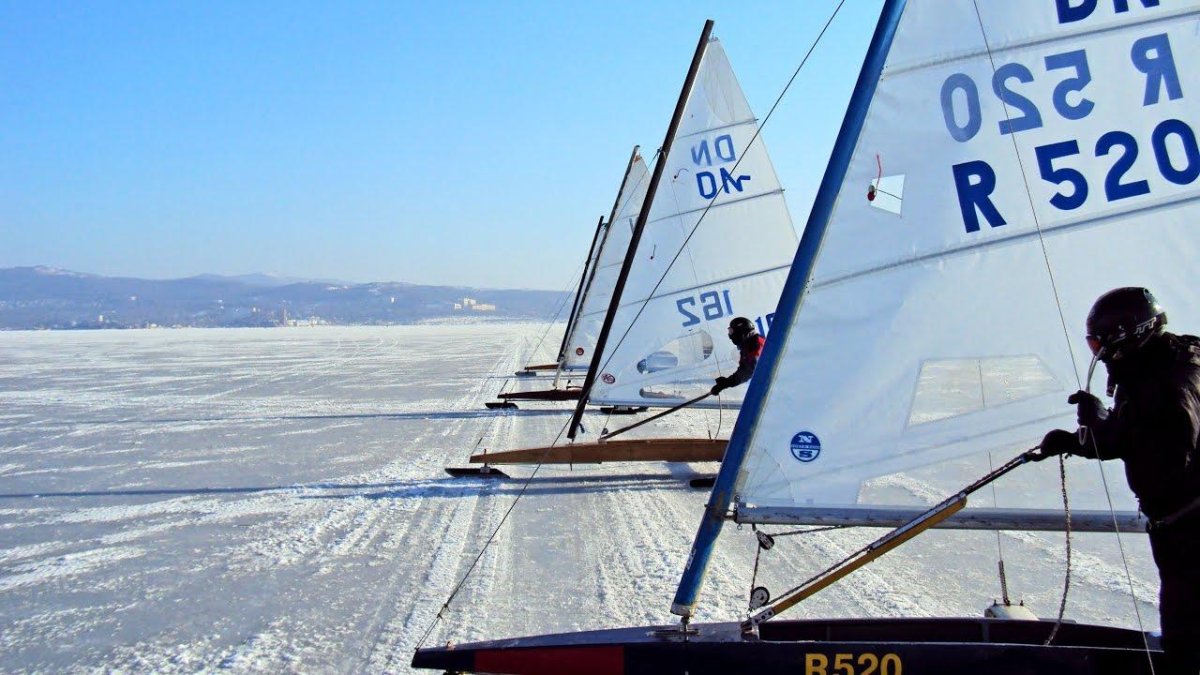 Парусный колесный буер