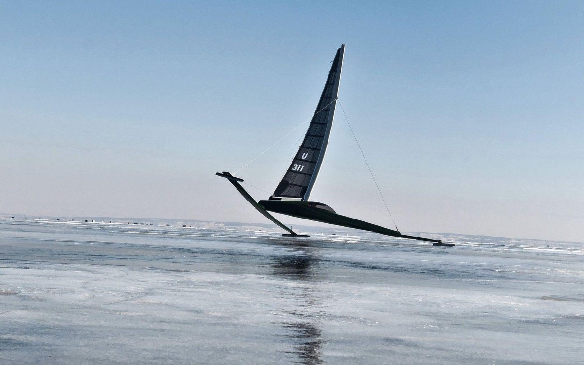 Буер парусник