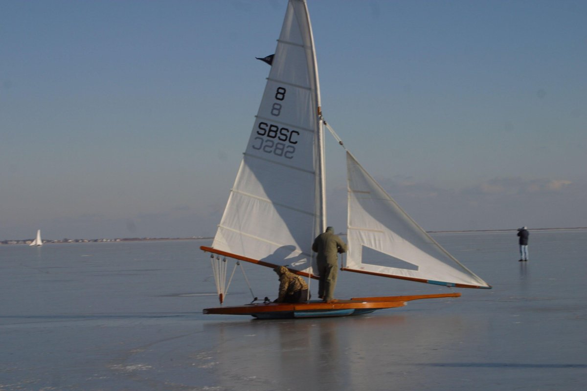 Парусный буер