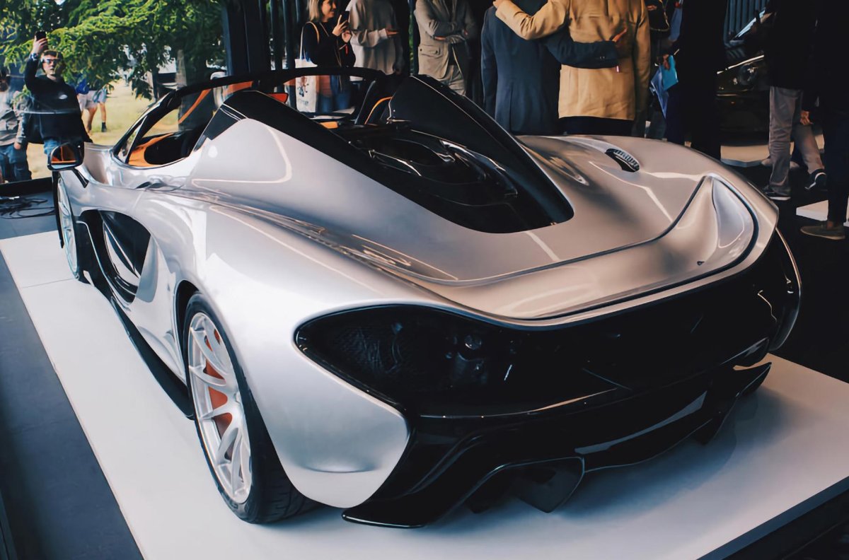 Спорткар MCLAREN p1