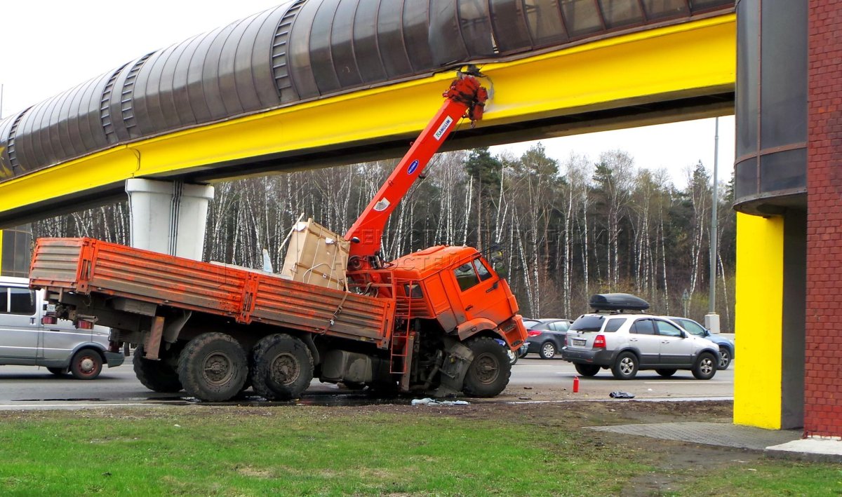 Аварии кранов-манипуляторов