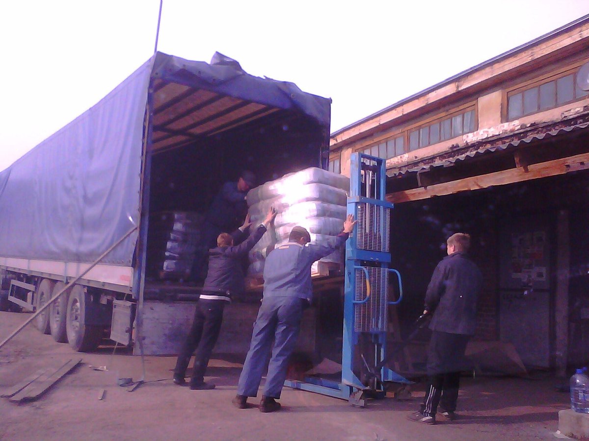 Разгрузка фуры