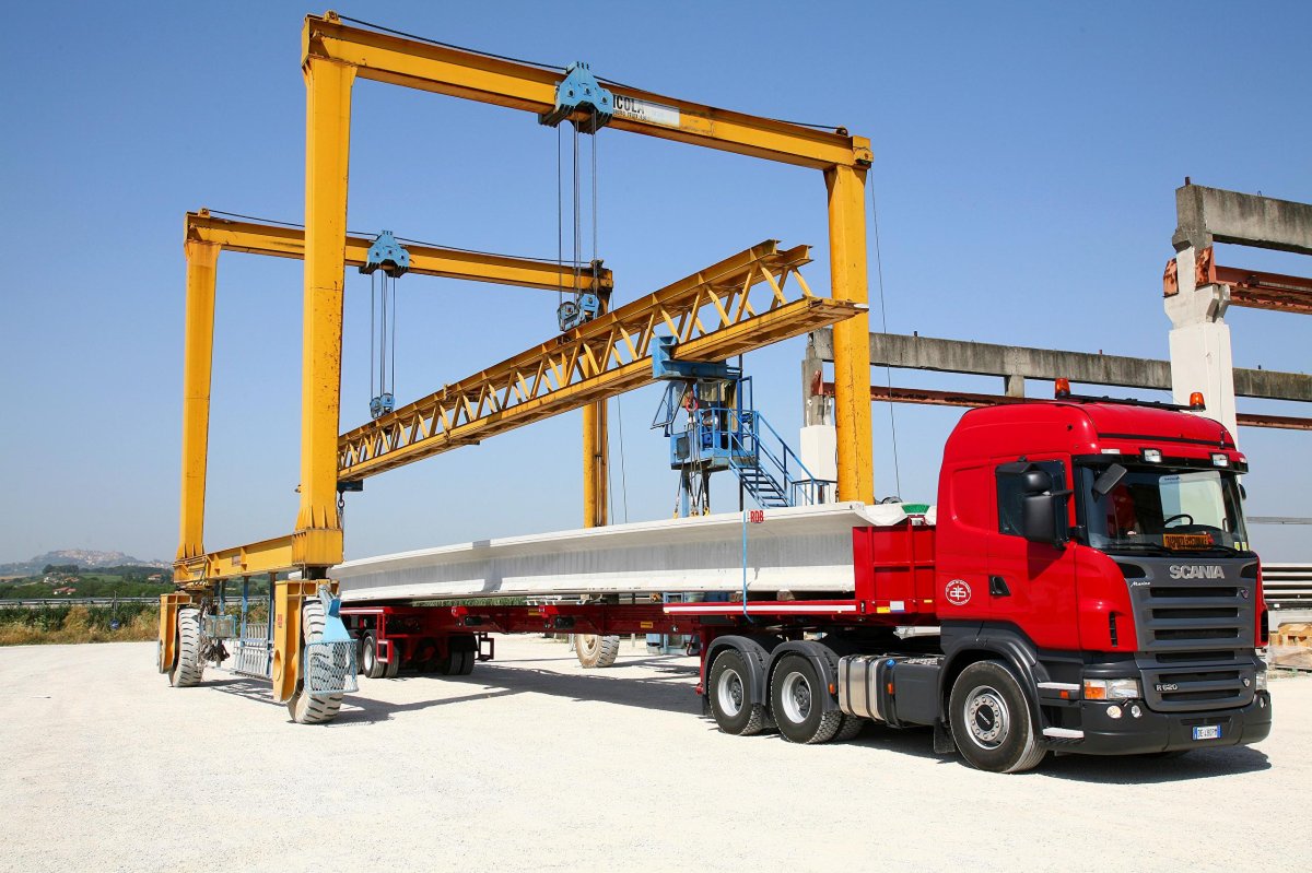 Скания для перевозки ЖБИ