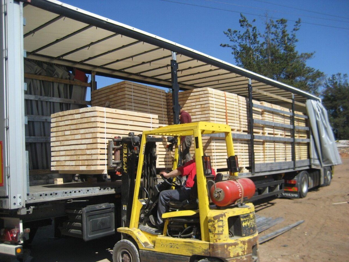 Погрузчик для пиломатериалов