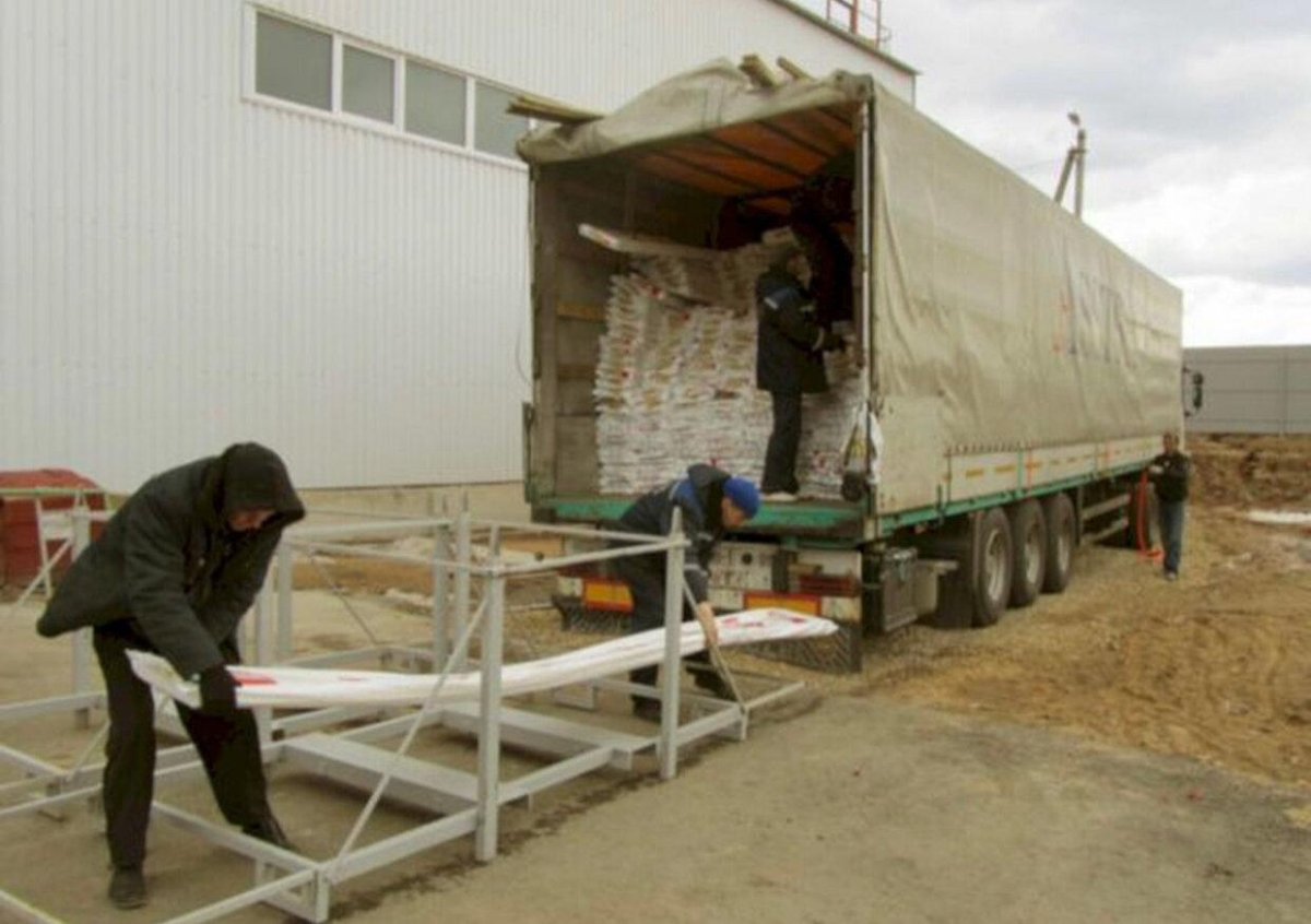 Разгрузка фуры