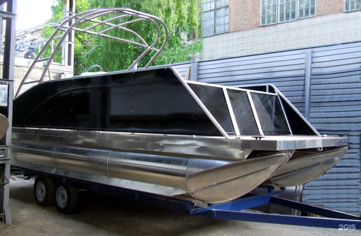 Понтонный катер тримаран