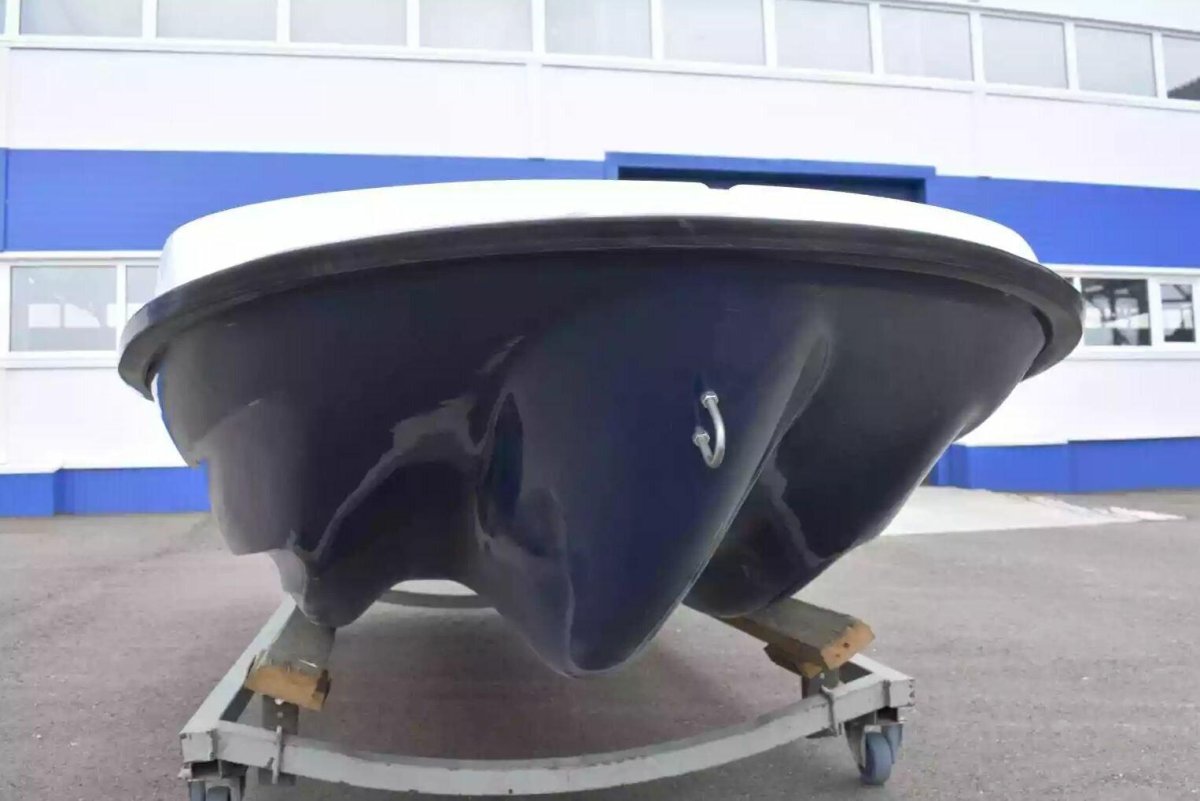 Стеклопластиковая лодка Пингвин