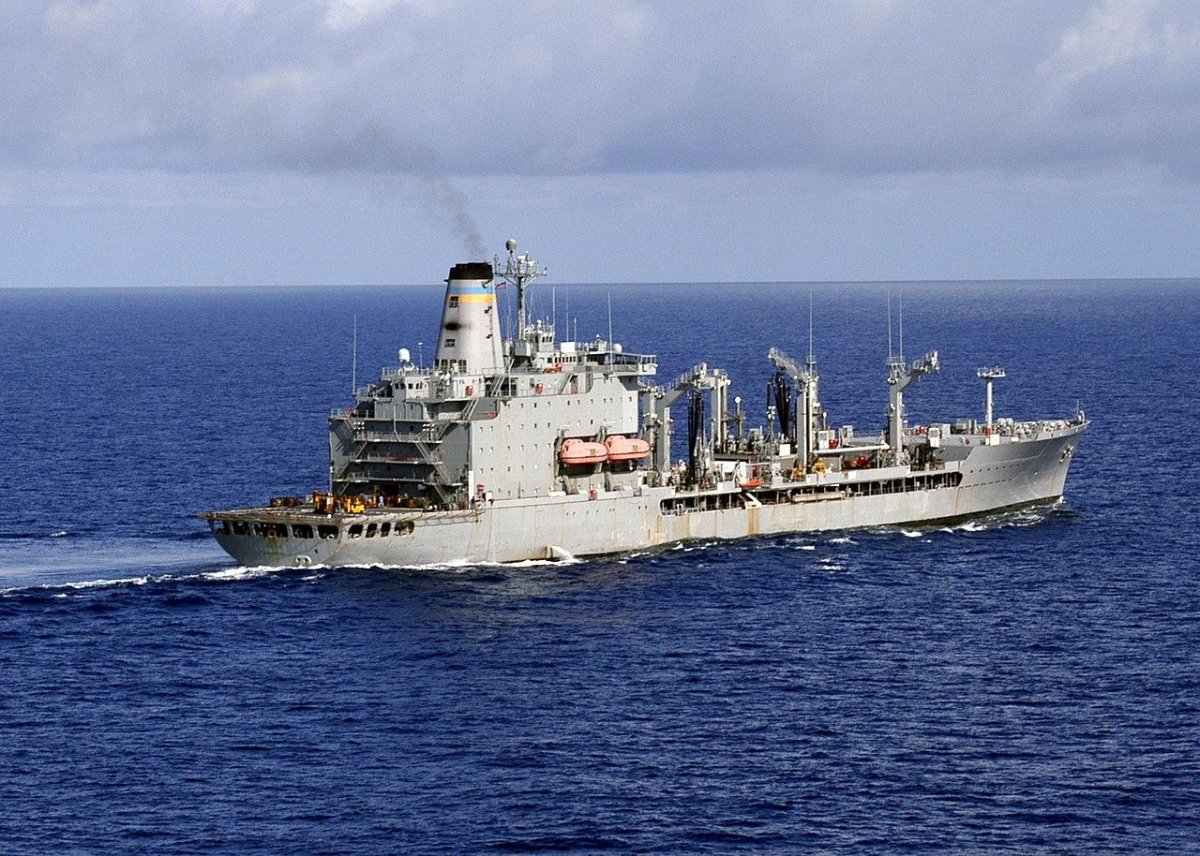 Танкер USNS John Lenthall