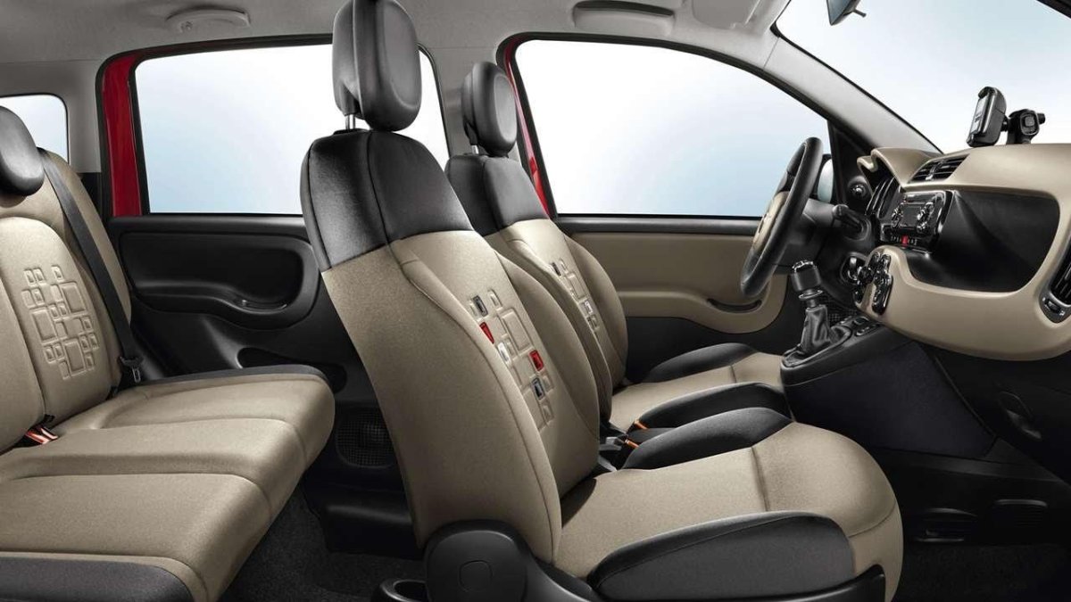 Fiat Panda салон 2016 сзади