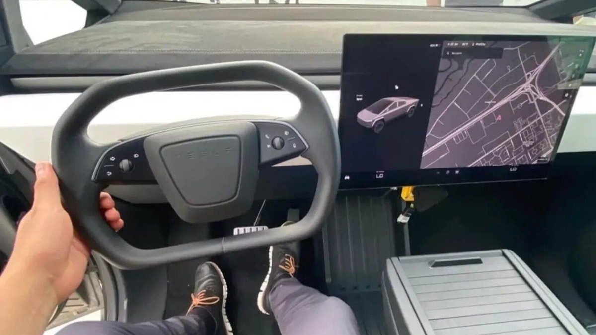 Tesla CYBERTRUCK салон