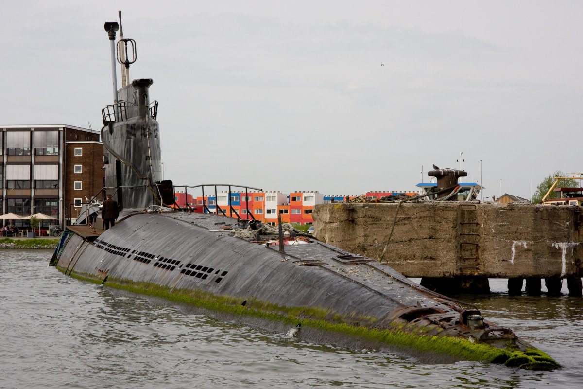 Заброшенная подводная лодка