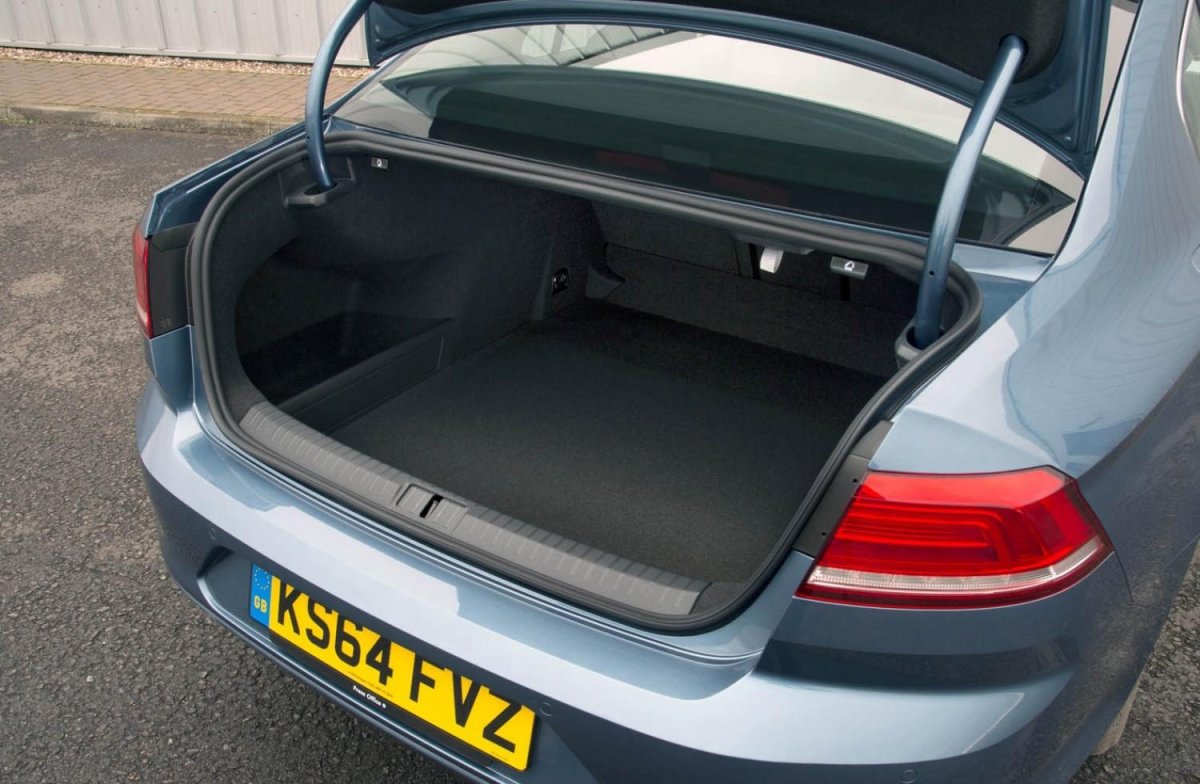 Багажник Пассат б7 седан