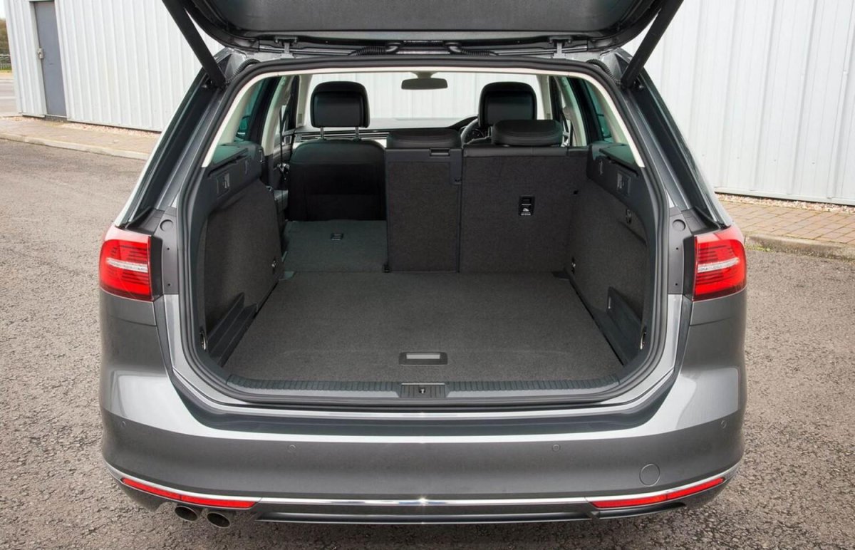 Volkswagen Passat Alltrack багажник