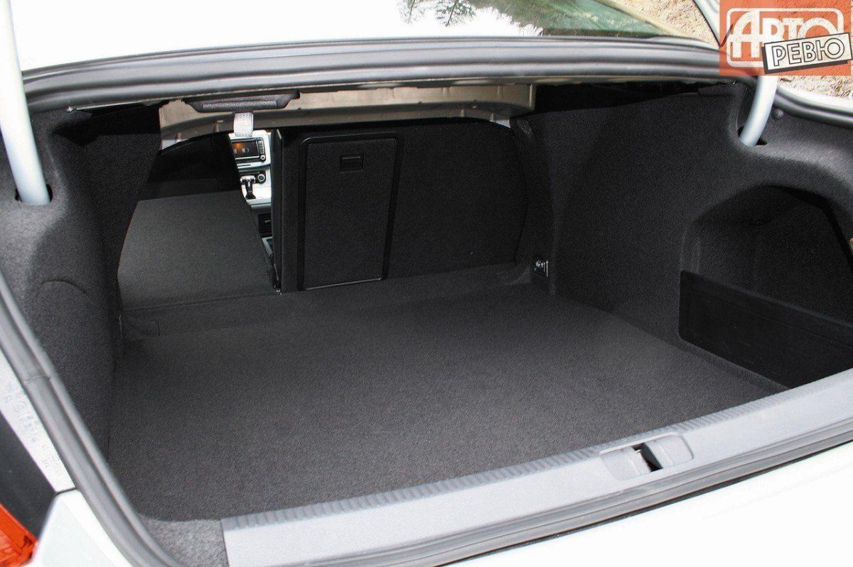 VW Passat cc 2011 багажник
