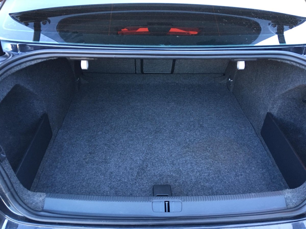 Фольксваген Пассат б6 багажник