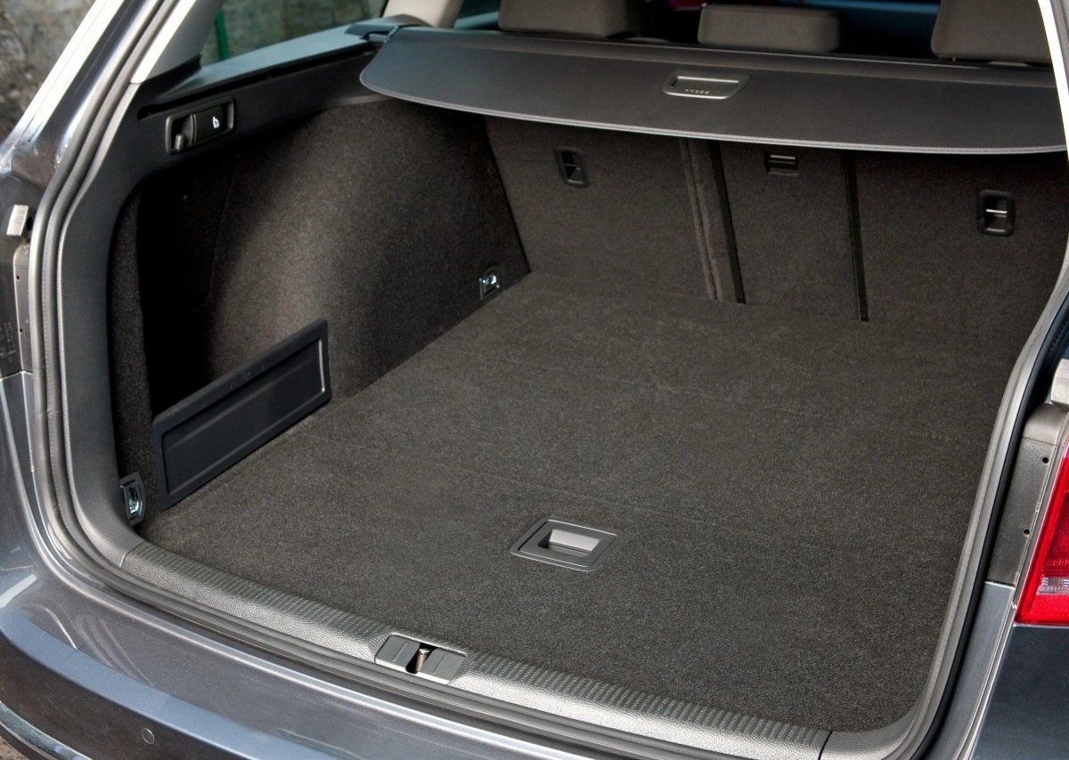 Фольксваген Пассат б6 универсал багажник